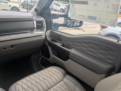 2025 Ford Super Duty F-350 DRW Platinum