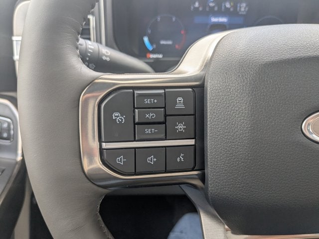 2025 Ford Super Duty F-350 DRW Platinum